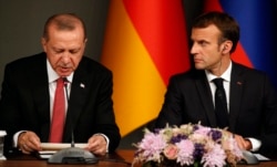 Türkiye Cumhuriyeti Cumhurbaşkanı Recep Tayyip Erdoğan ve Fransa Cumhurbaşkanı Emmanuel Macron