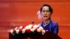 Bà Aung San Suu Kyi phát biểu trong lễ ký "Thỏa thuận Ngưng bắn Toàn quốc" tại Trung tâm Hội nghị Quốc tế Myanmar ở Naypyitaw, ngày 13/2/2018.