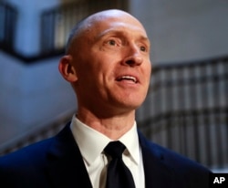 Carter Page, cựu cố vấn chính sách đối ngoại trong chiến dịch tranh cử của ông Donald Trump, bị theo dõi theo trát của tòa án FISA, bản ghi chú cho biết.