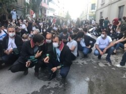 İzmir'de baro yasası protestosu